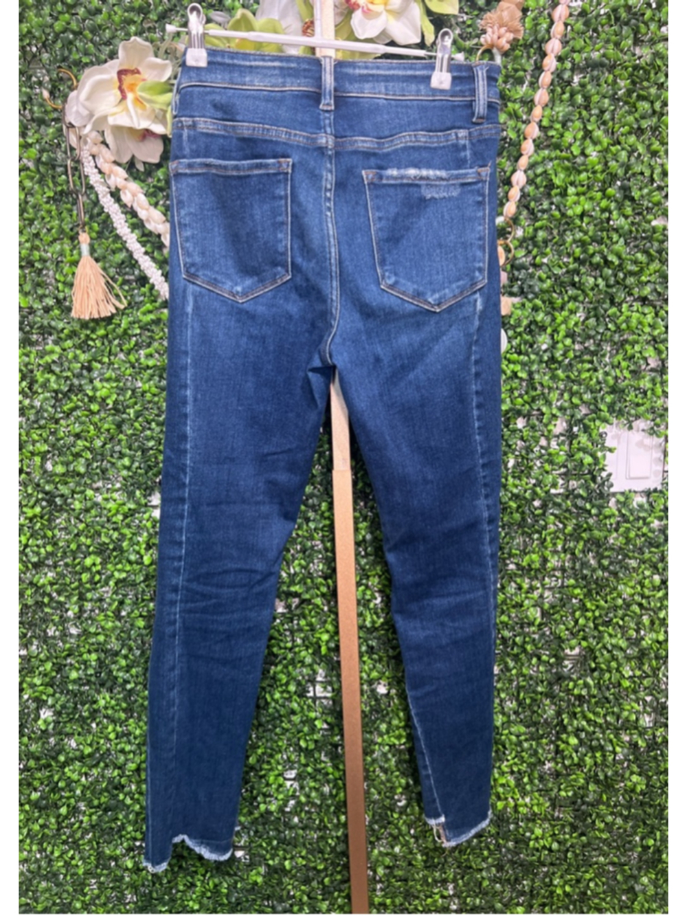 Women's Vervet Blue Skinny Jeans Glistening Mid Rise Distressed Hem Crop Size 27 - Picture 8 of 10